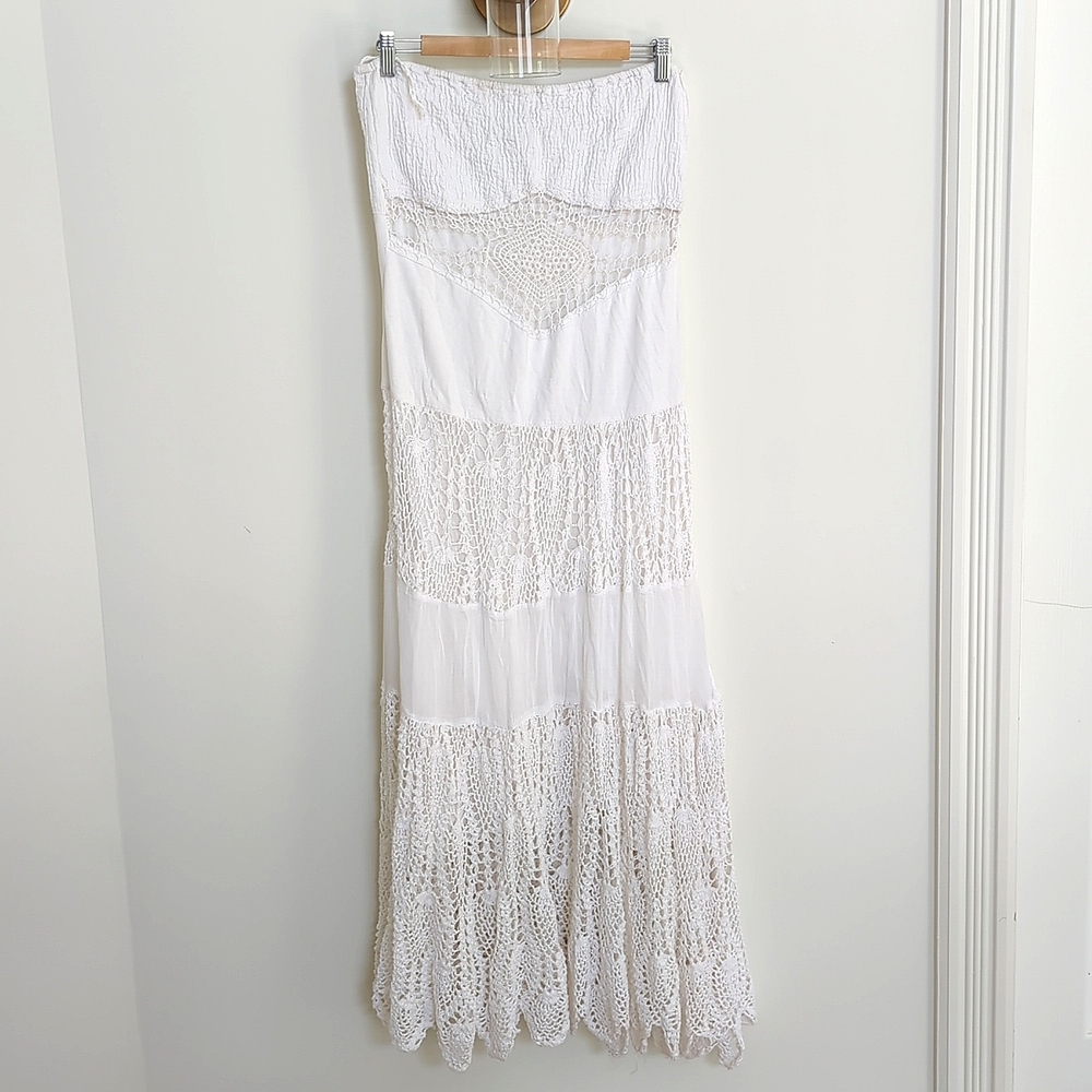 ARDEN B. White Maxi Dress Size Medium